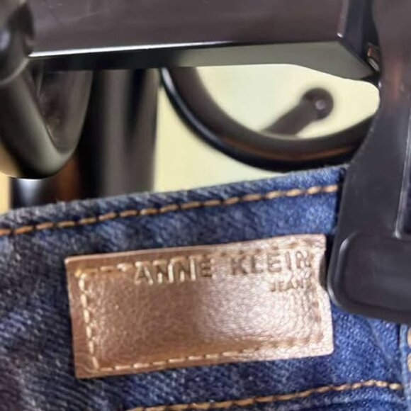 Anne Klein Mid Rise Straight Ankle Jeans Various Sizes - Picture 3 of 6